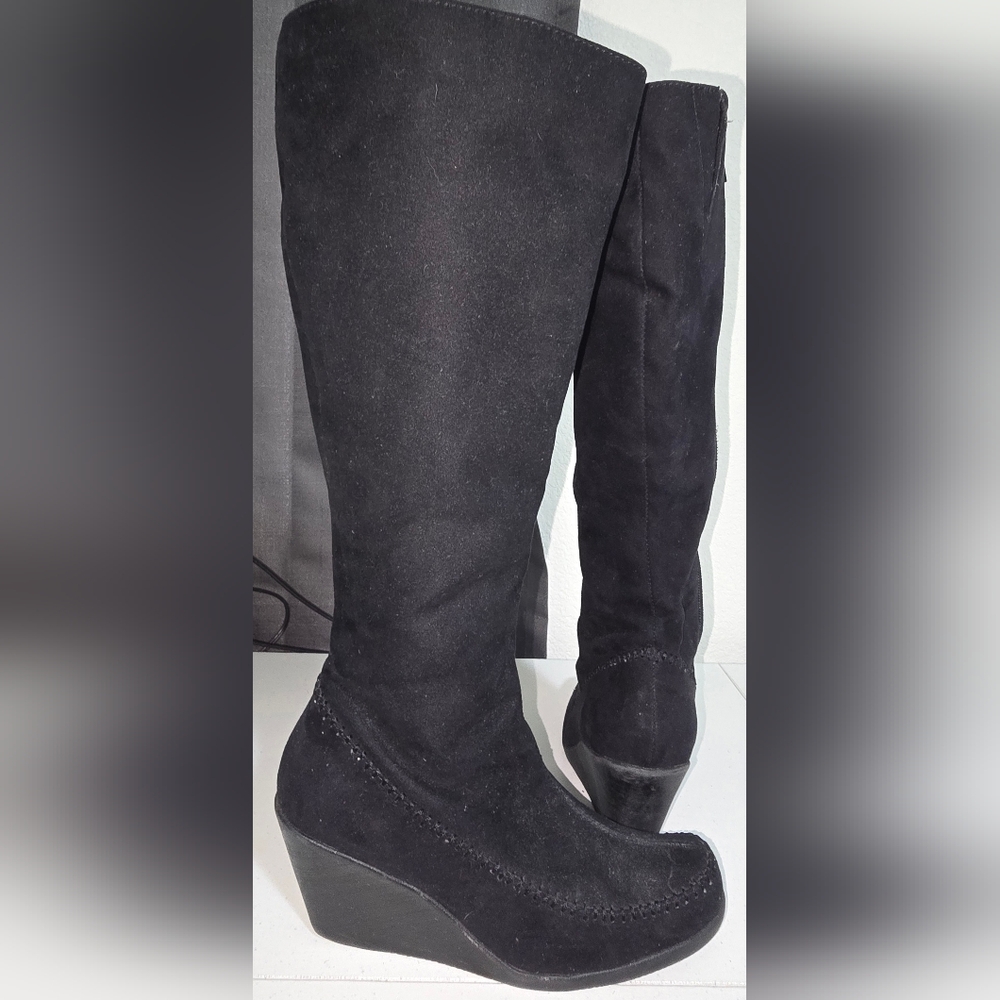 Aerosoles whats what  black boots  size 6